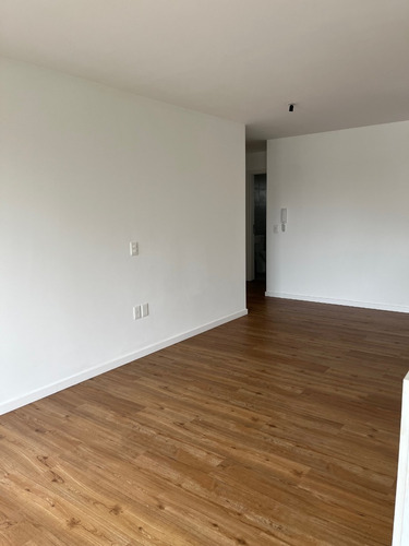 Imagen 16 de 21 de Centro Vendo Apartamento 2 Dormitorios Con Garage
