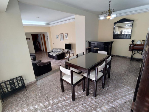 Venta Casa 5 Ambientes Quincho Cochera 2 Autos