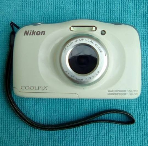 Camara Nikon Sumergible. Modelo S33
