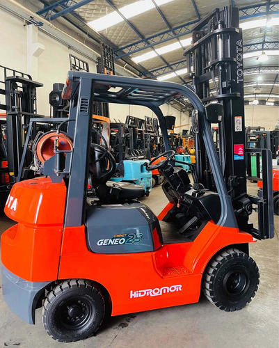 Imagen 2 de 10 de Autoelevador Toyota 2.5tn Desplazador '' Garantia ''