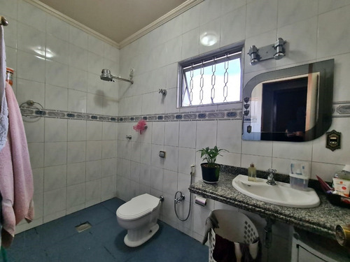 Casa Em Lote Inteiro No Bairro Serrano - 1157