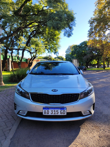Kia Cerato 2.0 Sx At6 4 p