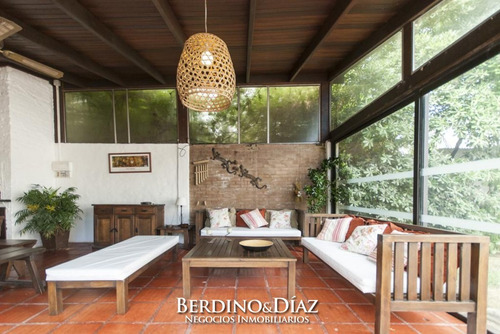 Casa En Venta En Pinares- Ref: 589