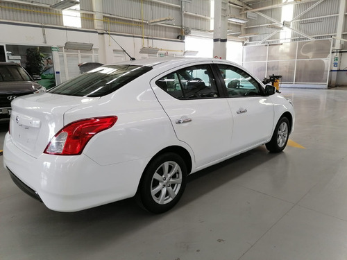 Imagen 8 de 15 de Nissan Versa Sense