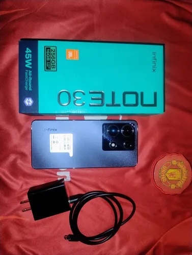 Infinix Note 30 4g Dual Sim 256 Gb Obsidian Black 8 Gb Ram (Usado)