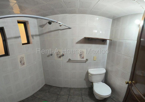 Casa En Renta En Villas De Guadalupe Xalostoc, Ecatepec De Morelos Jl 25-2937.