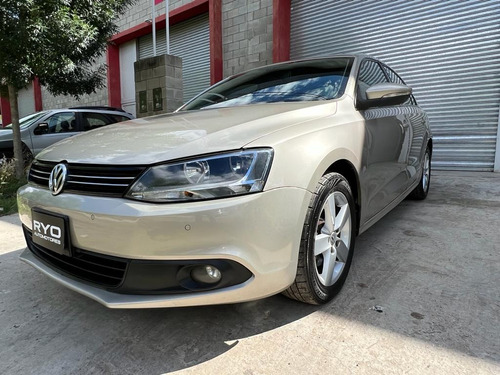 Volkswagen Vento 2.5 Luxury 170cv