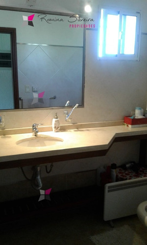 Venta Cómoda Casa En Barrio Jardines De Córdoba - Ref: 8291