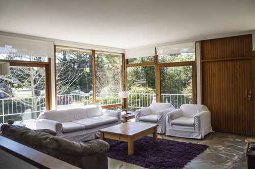 Oportunidad Casa De 3 Dormitorios Con Piscina En Playa Mansa, Punta Del Este- Ref: 60771