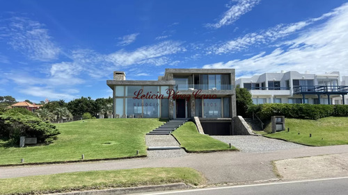 Venta Casa 6 Dormitorio  Frente Al Mar En Montoya, La Barra