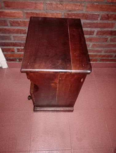Mesa De Luz Algarrobo Xxxx Mate Marrón (Usado)