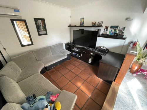 Imagen 4 de 13 de En Venta | Importante Propiedad De 2 Pisos Con Pileta En Moreno Sur | A Pocas Cuadras De La Estacion Y Del Centro Comercial