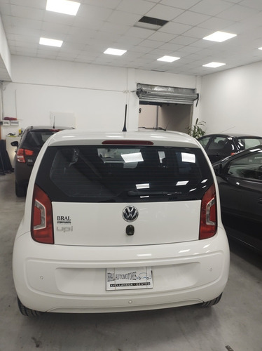 Imagen 4 de 9 de Volkswagen Up! 2014 1.0 White Up 75cv