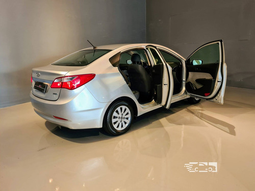 Imagem 8 de 15 de Hyundai Hb20s 1.0 Comfort Plus 12v Flex 4p Manual