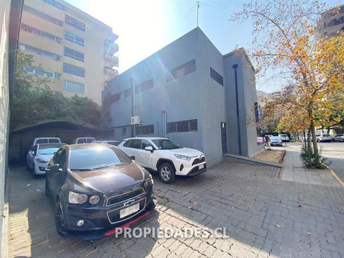 Imagen 6 de 8 de Casa- Oficina En Venta Cercano A Metro Tobalaba
