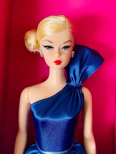 Barbie Sapphire Sophisticate Madrid Fashion Doll Convention (Usado)