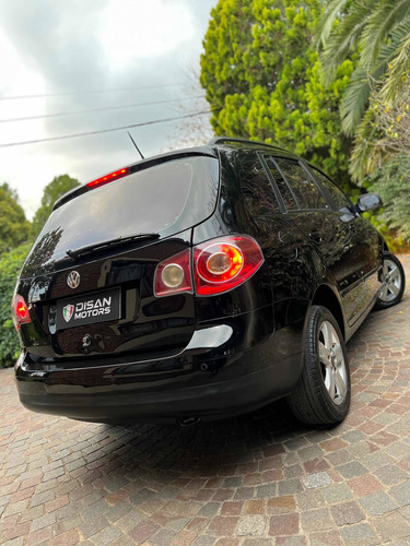 Imagen 11 de 18 de Volkswagen Suran 2010 1.6 Highline 101cv 11c