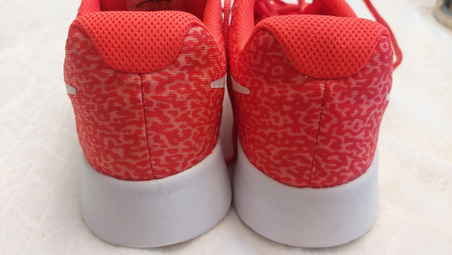Zapatillas Mujer Nike Tanjun Print Talle 38 (Usado)