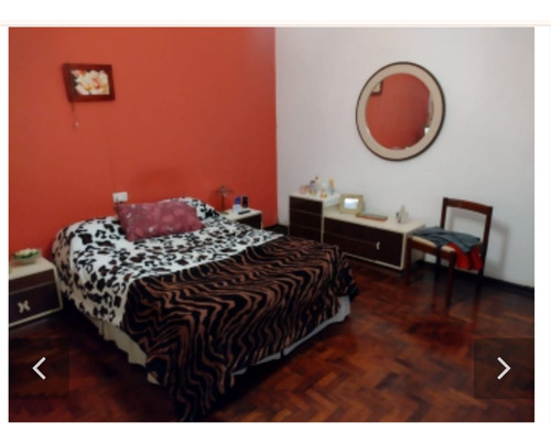 Casa De 8,66 X 38,51 En Villa Del Parque