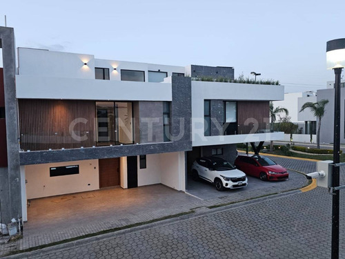 Venta Casa 3 Recámaras & Cuarto Servicio Parque Tlaxcala,lomas De Angelópolisiii