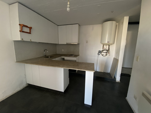Se Vende Departamento 1d 1b, Estacionamiento Y Bodega