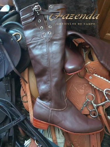 Bota Acordonada Marrón