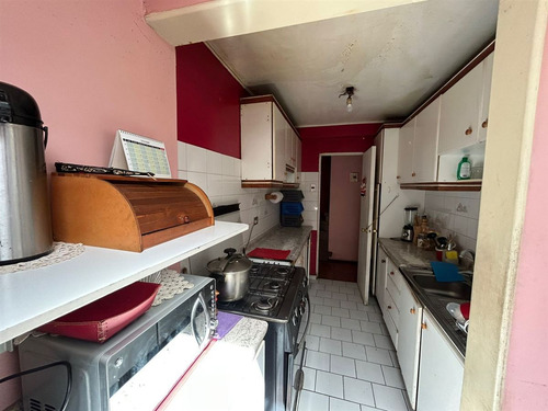 Casa En Venta De 7 Dorm. 3 Baños En Peñalolén
