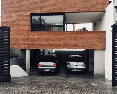 Imagen 2 de 17 de Venta | Imponenete Casa De 4 Amb A Estrenar | Los Troncos