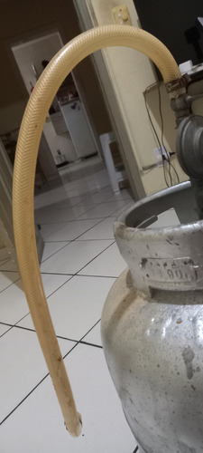 Botijão Vazio 14kg (acompanha Mangueira.)