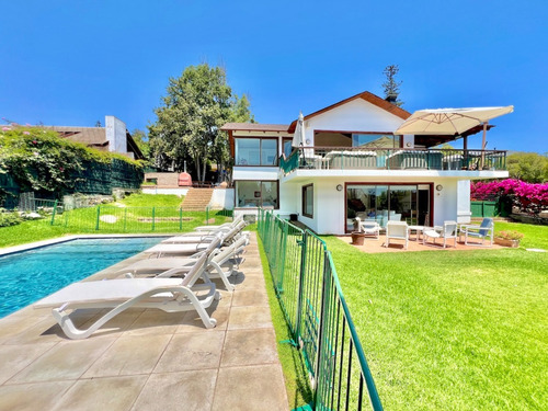 En Venta Encantadora Y Sólida Casa Con Linda Vista, Zapallar