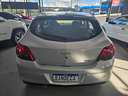 Chevrolet Onix 1.4 MPFI LT 8V FLEX 4P MANUAL