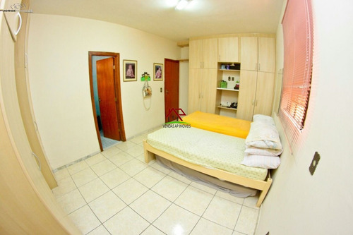 Imagem 6 de 12 de Excelente Casa De 3 Quartos E 5 Vagas No Floramar! - 2519