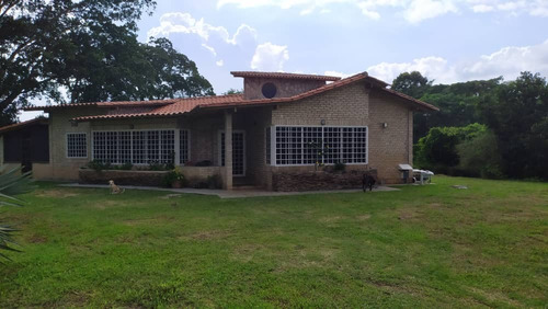 Casa Aguirre Montalban - Urb. Las Mercedes - Carabobo. L.m
