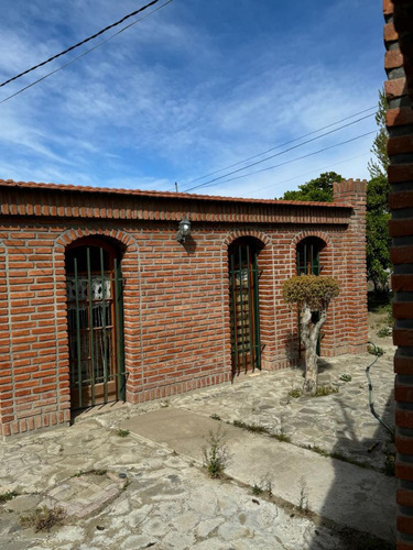 Venta Casa 4 Amb, 670m2, BÂș 26 De Junio, Caleta Olivia