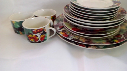 Imagen 2 de 4 de Juego De Platos Grandes Pequeños Y Tazas