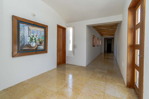 Casa En Venta Y Renta Frente A La Laguna En Isla Dorada