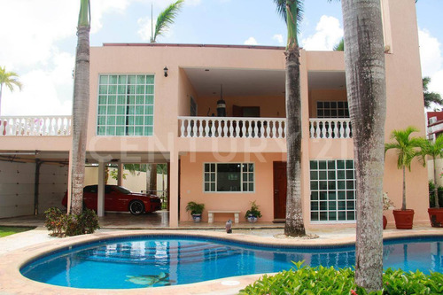 Venta Casa De 6 Recamaras Amueblada Con Alberca En Bonfil Cancún C3206