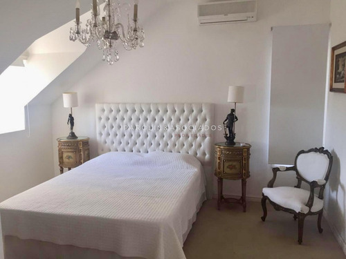 Espectacular Casa A Pasos De La Playa!!- Ref: 1871