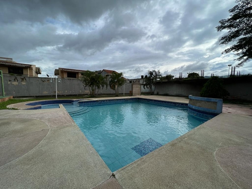 Apartamento En Res. Magnolia Plaza Cod. India-1620
