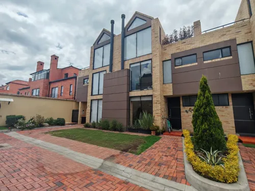 Acogedora Casa Para Arriendo En Conjunto Cerrado En Chía