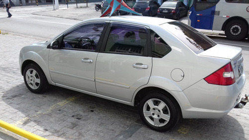Ford Fiesta Sedan 1.6 Completo 2008 $ 17990 Financia