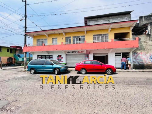 Vendo Propiedad Con 3 Departamentos Y 2 Locales