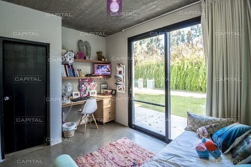 Excelente Casa De Estilo Minimalista En Barrio Privado La Arbolada - Venta- Ref: 27730