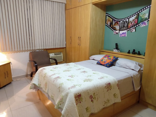 Imagem 12 de 30 de Excelente Apartamento Em Botafogo Com 2 Quartos (sendo 1 Suíte) E Sala Com Acesso À Varanda. - 1800
