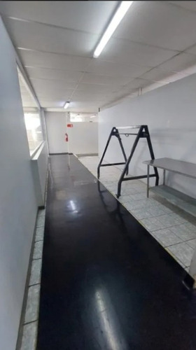 Arriendo Bodega De 984m2 C/oficina En Indepndencia