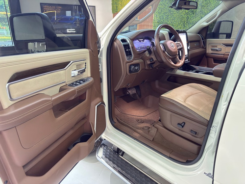 RAM 2500 Laramie 6.7 4X4