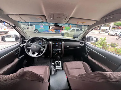 Toyota Fortuner 2.4 Turbo Diesel Motor : 2.4 Modelo : 2020