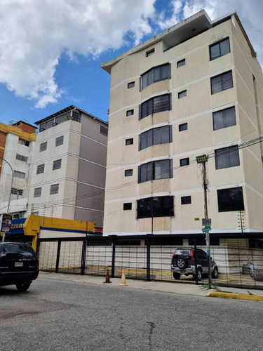 Apartamento En Venta En La Urb. La Soledad, Zona Norte De Maracay.