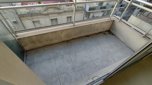 Al Frente C/balcón - A Mts De Plaza San Martín! Edificio Con Amenities
