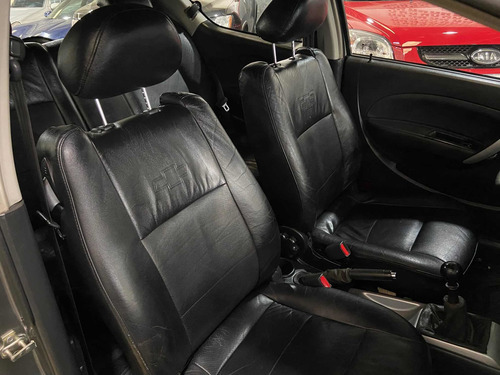 Imagen 10 de 14 de Chevrolet Aveo Lt 3p